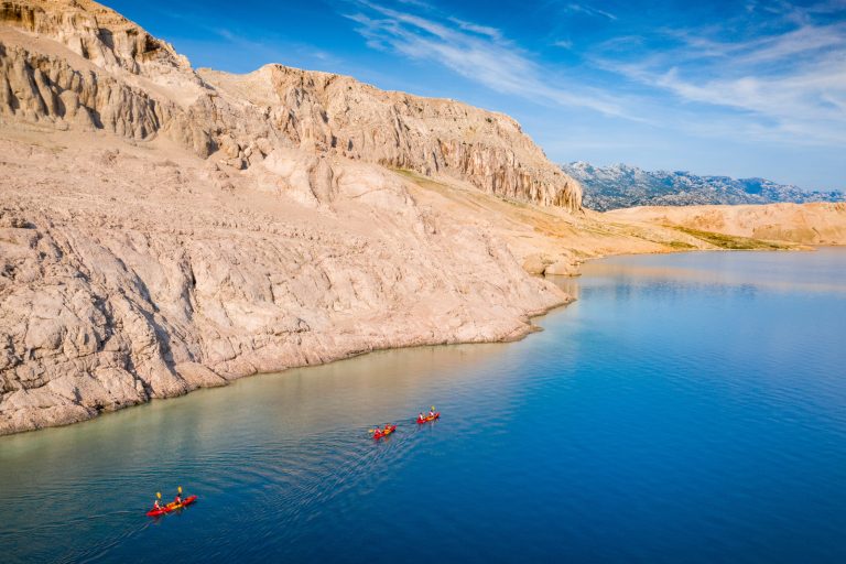 Richiamo dell’avventura: kayak, ciclismo ed escursionismo