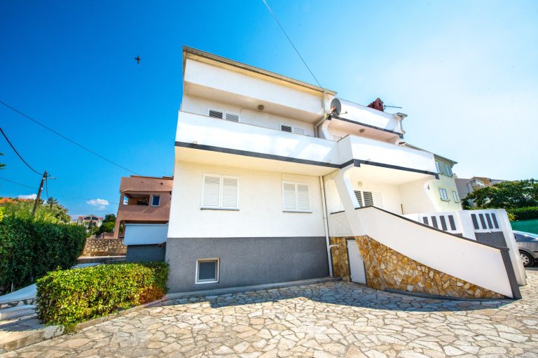 APARTMENTS NELICA