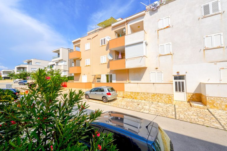 APARTMENT DADI