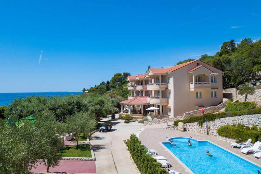 Hotels & Bed&Breakfast - Lastura Resort